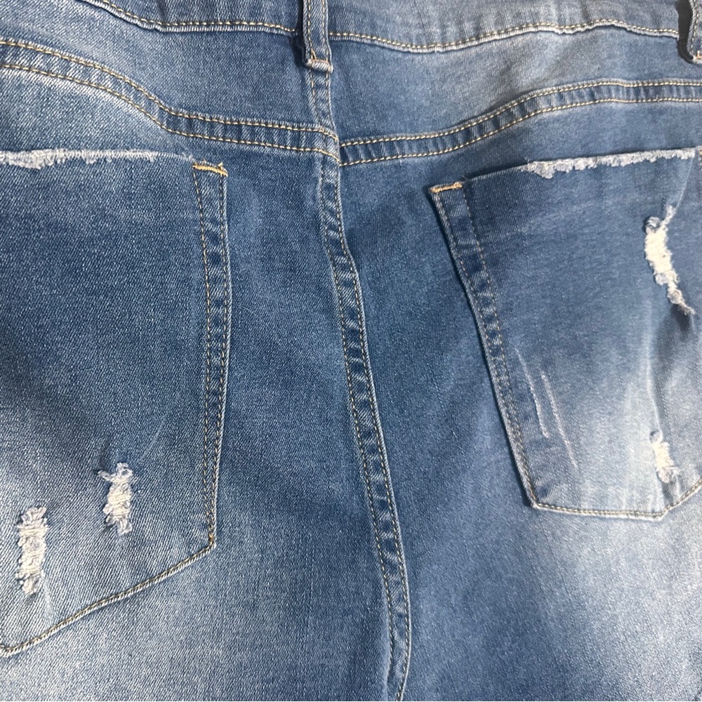 5/$25 😻 Amazon Blue Distressed Jean Shorts - Picture 4 of 5